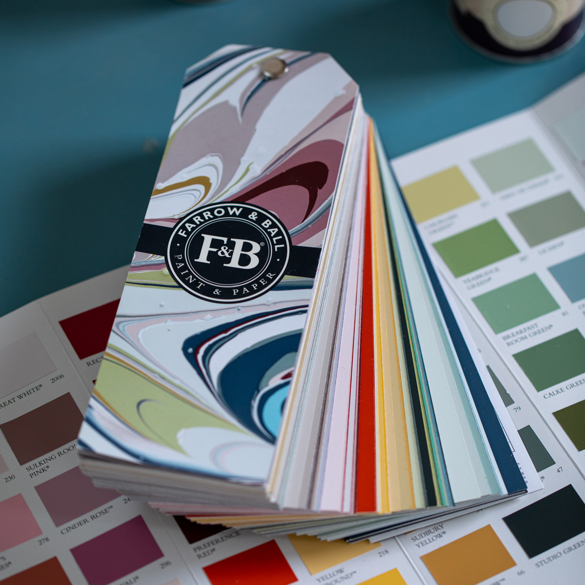 color-book-medium-vorschau_gross